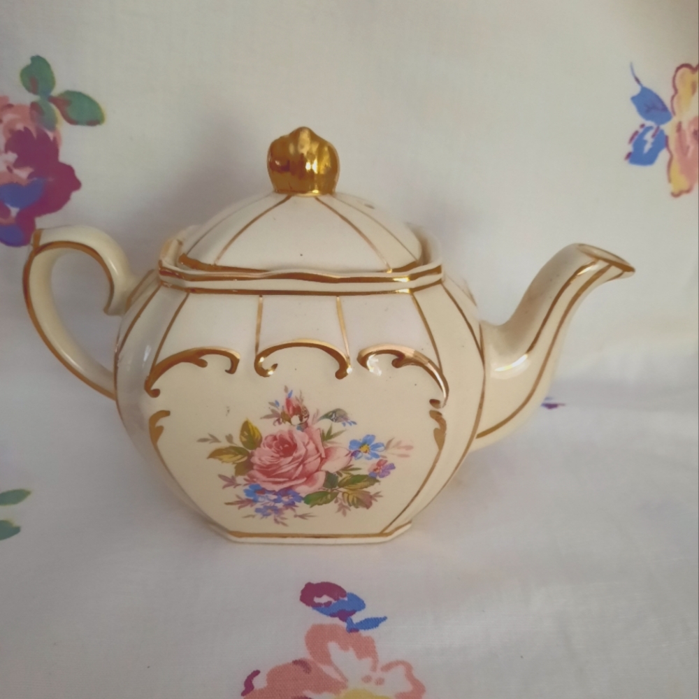 James Sadler miniature teapot